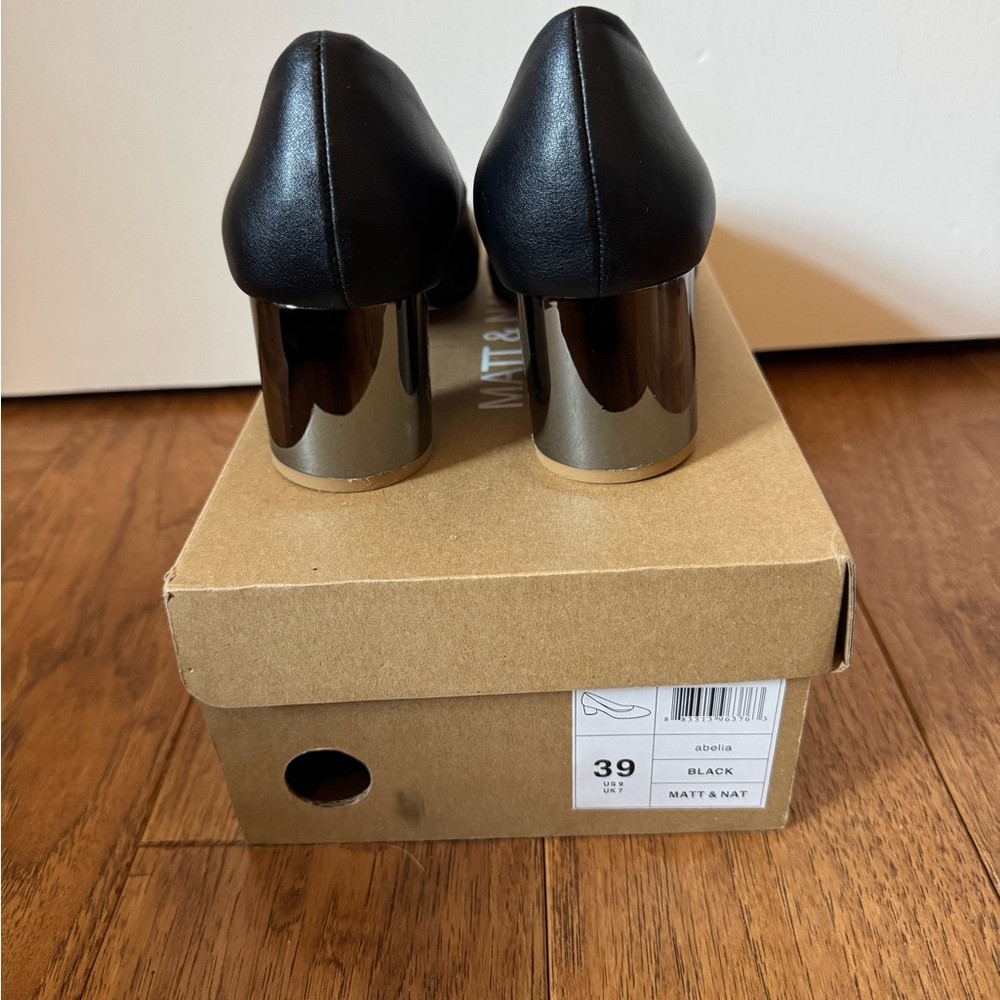 NEW Matt and Nat Black Heels, Size 9 - Picture 6 of 8
